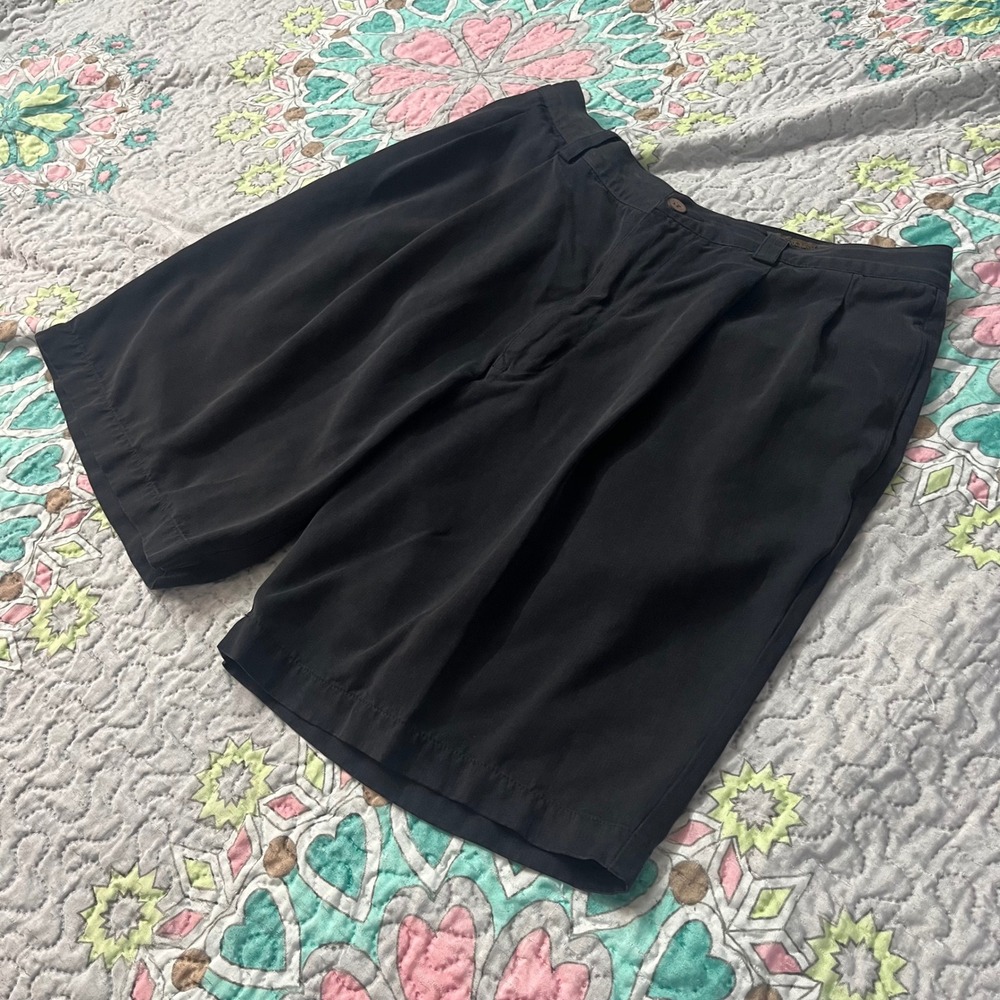 Tommy Bahama Relax Mens Black 100% Silk Pleated Front Casual Shorts  33 Pockets
